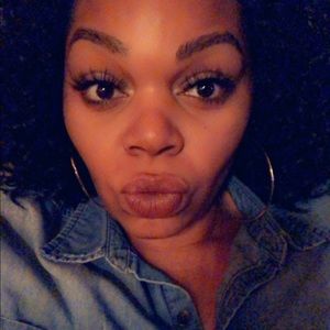 Meet your Posher, Letitia